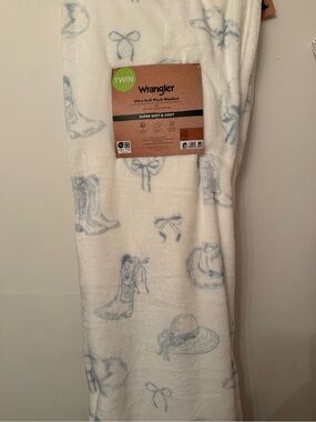 Wrangler Boots & Bows Twin Size Blanket